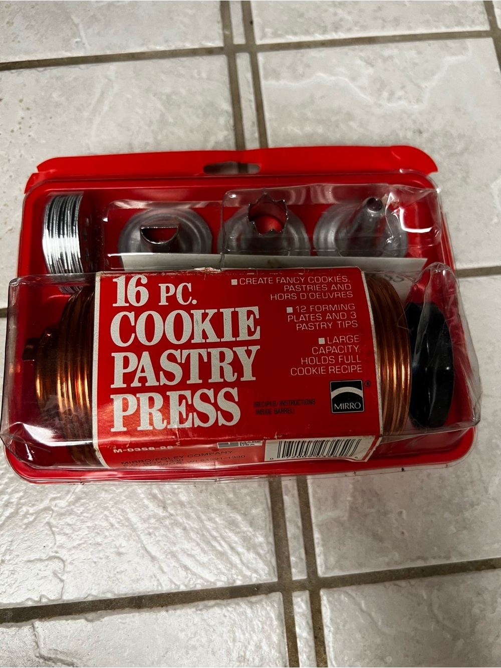 Vintage Mirro 16-Piece Cookie Pastry Press